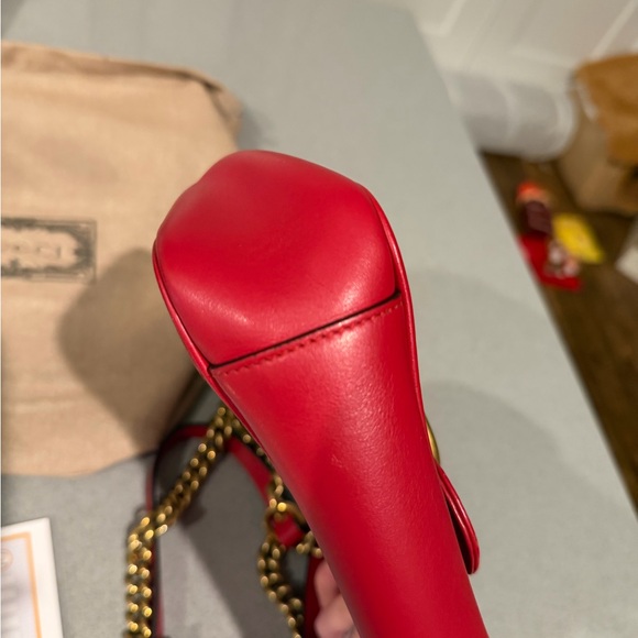 Gucci Marmont Red Shoulder Bag - Picture 8 of 16